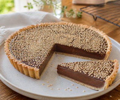 agent-media-auto-backen-20260809-schoko-sesam-tarte